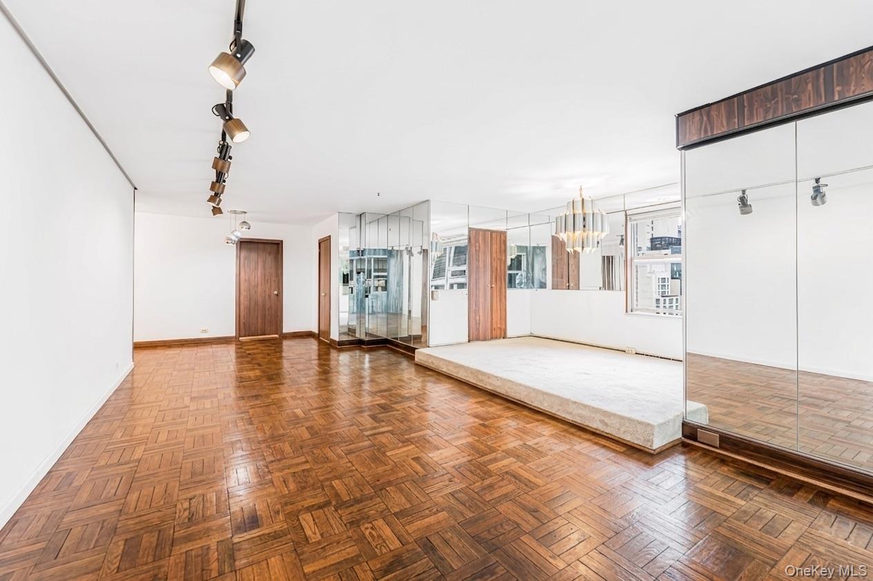 77 W 55th Street Unit 17B