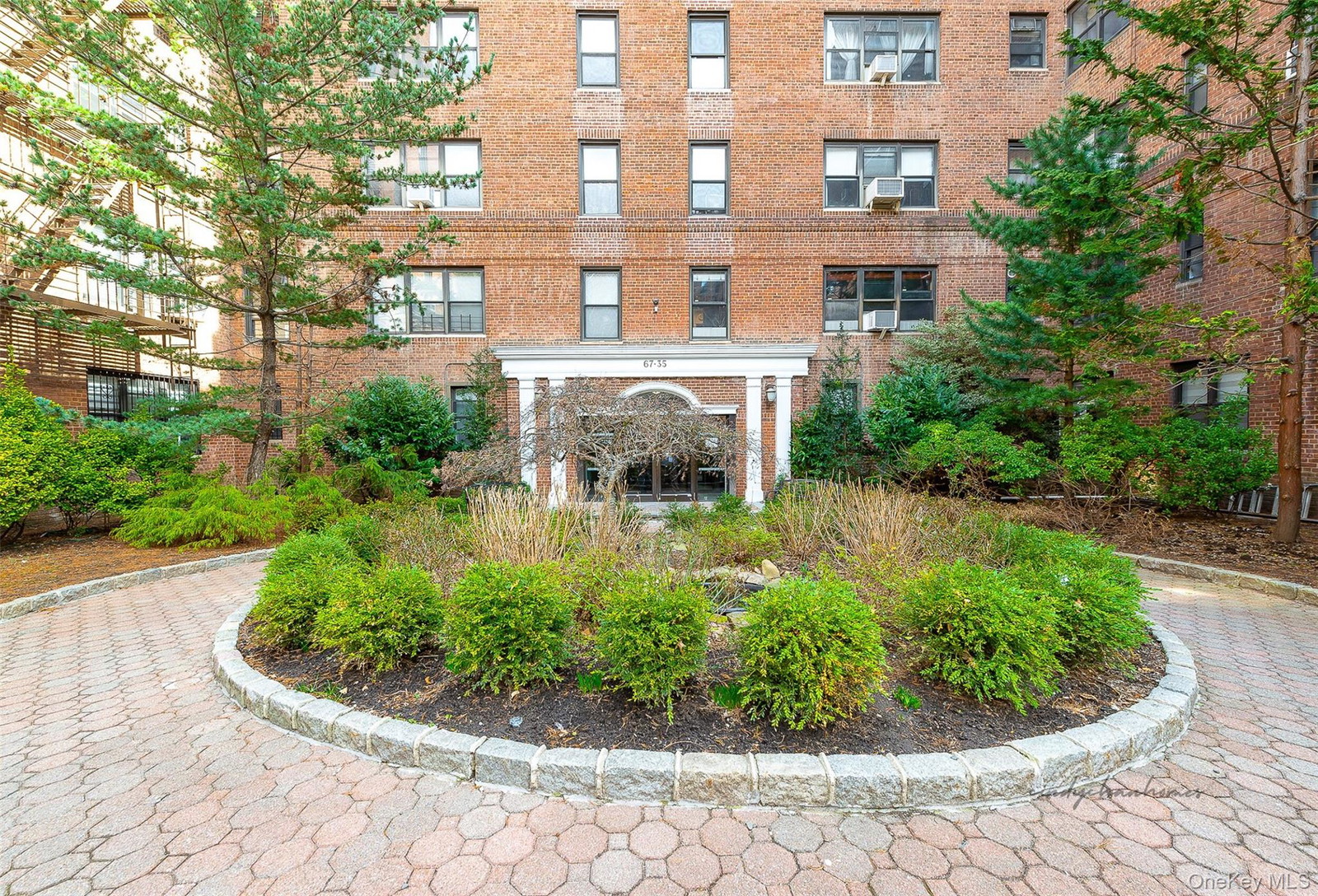 6735 Yellowstone Blvd Unit 4S