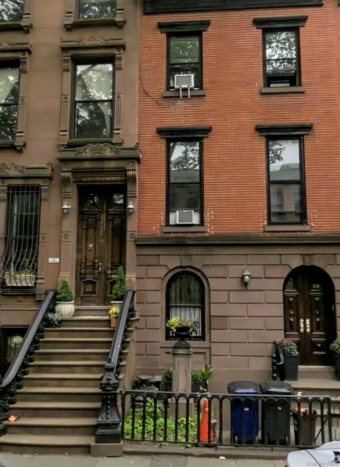 234 Carlton Ave