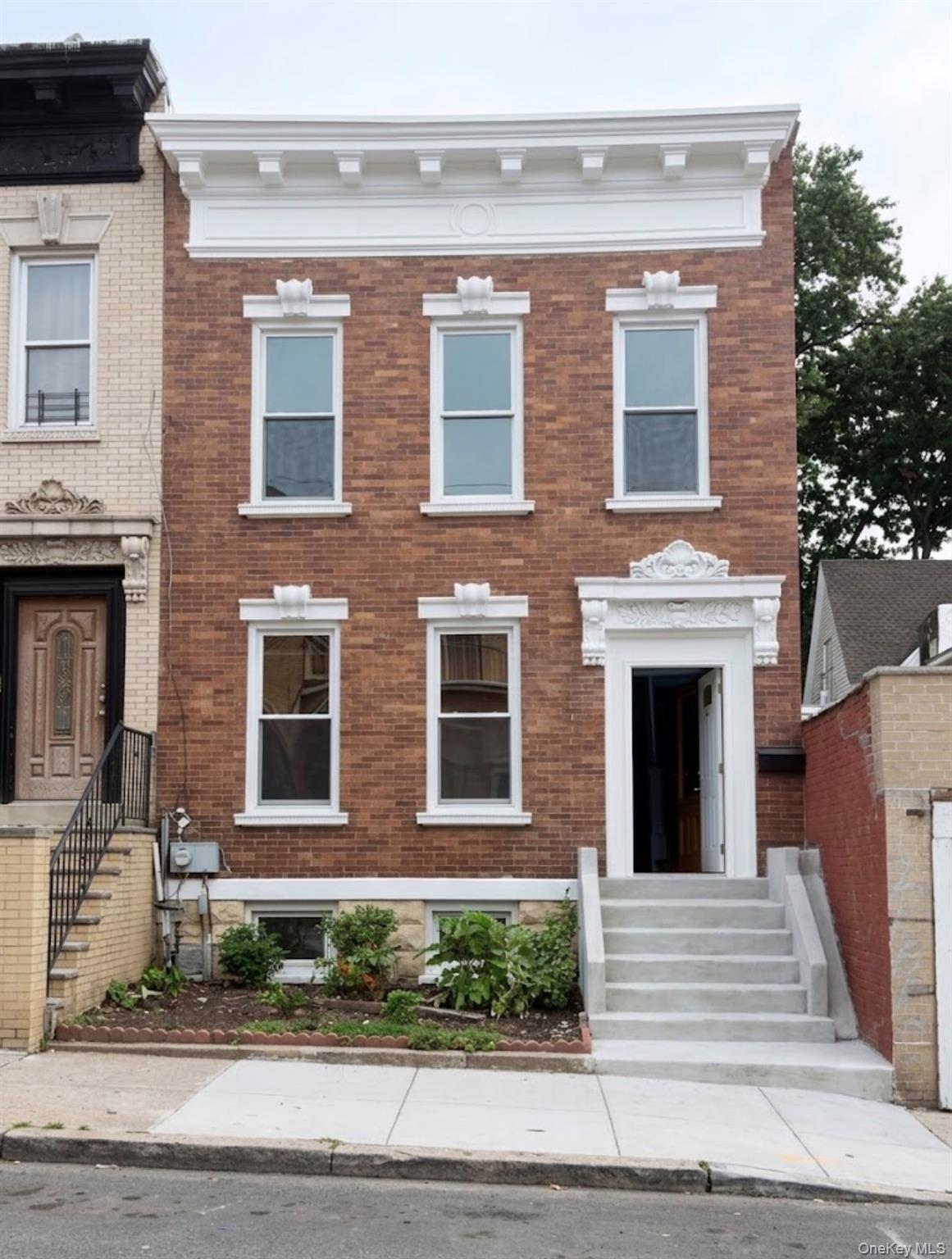 33 Sunnyside Ct