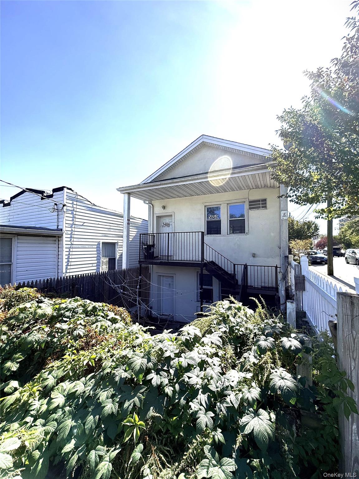 1484 Sutter Ave