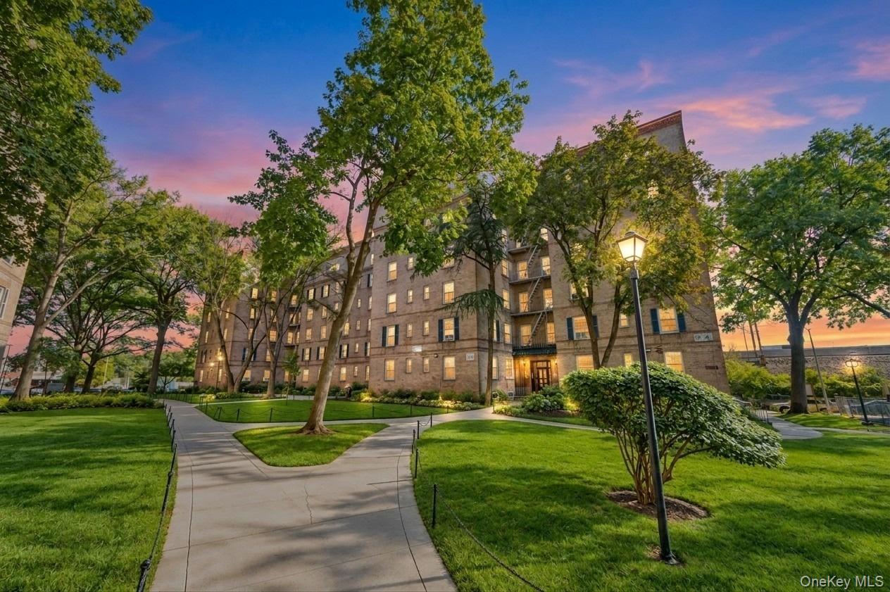 5142 30th Ave Unit 4J