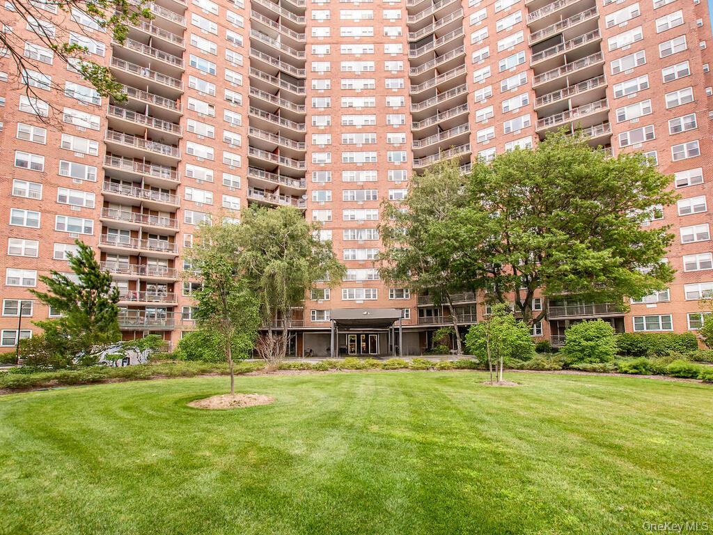 5800 Arlington Ave Unit 9P
