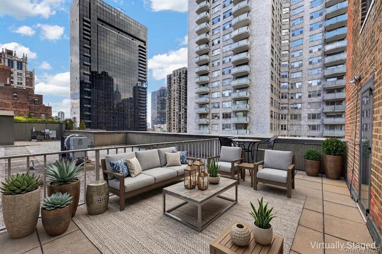 305 E 40th Street Unit 15L