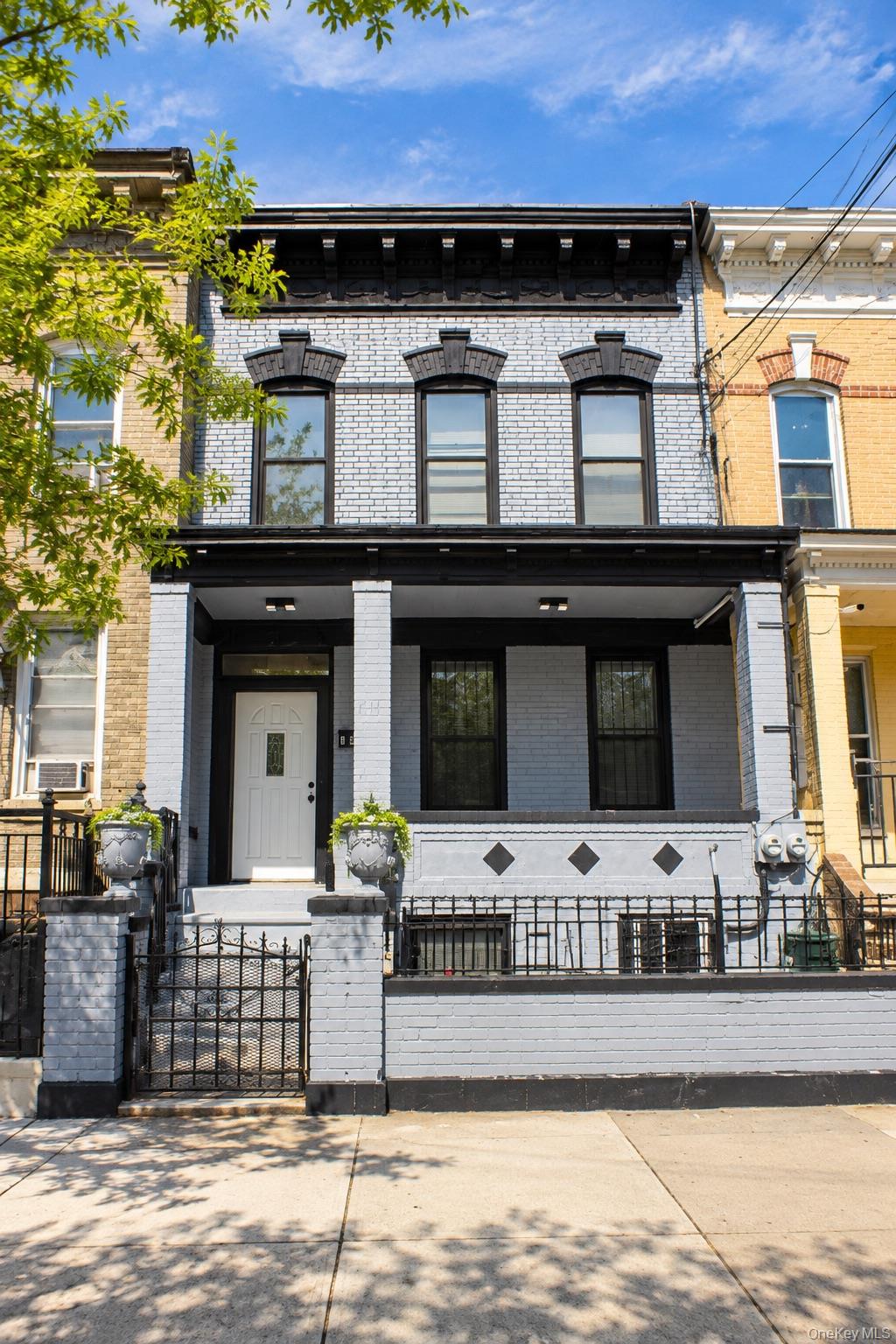 661 Sheffield Ave