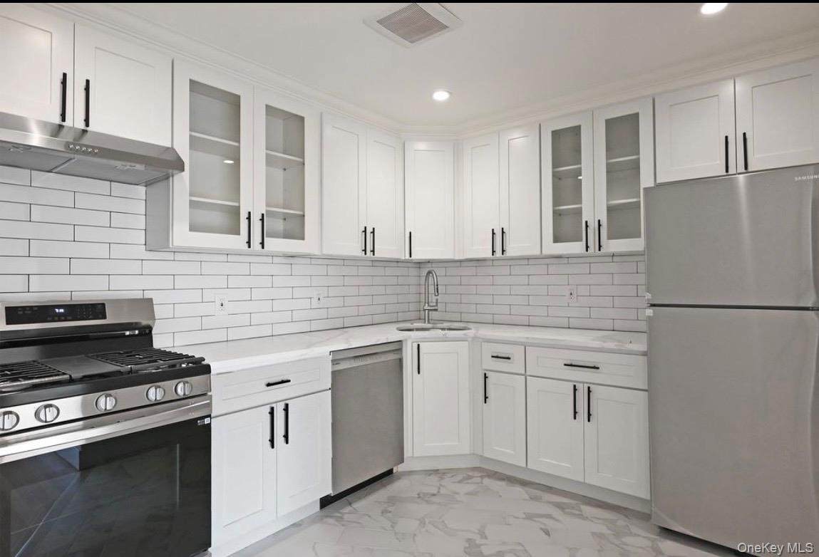 1943 76th St Unit 3fl
