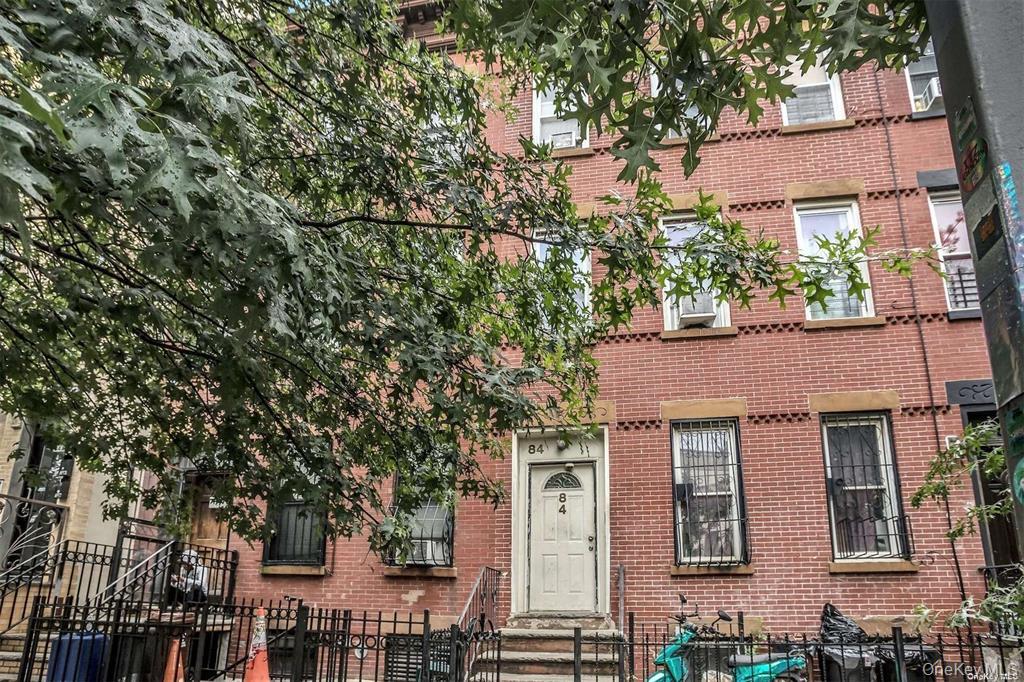 84 Hull St