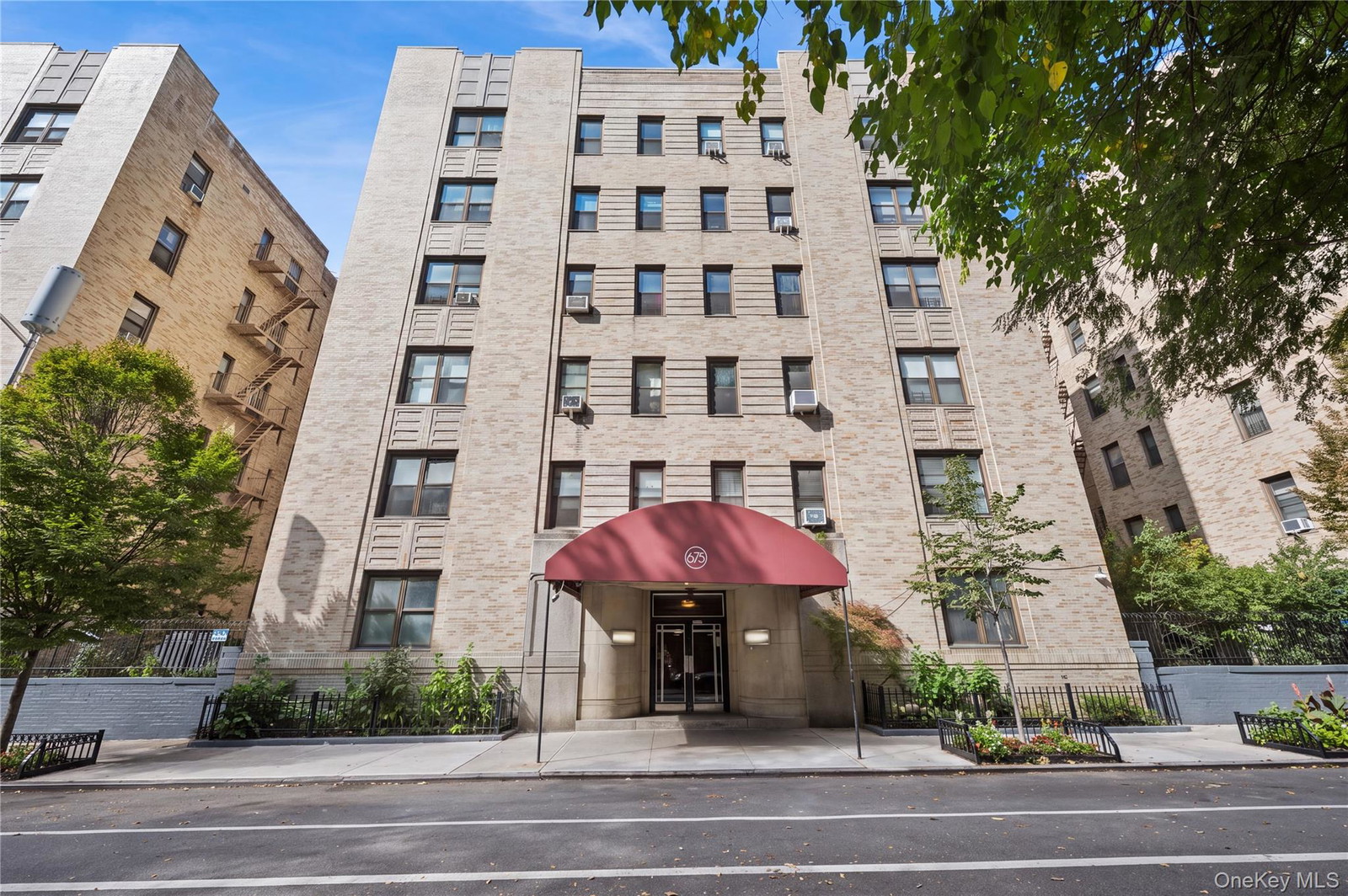 675 Walton Ave Unit 3M