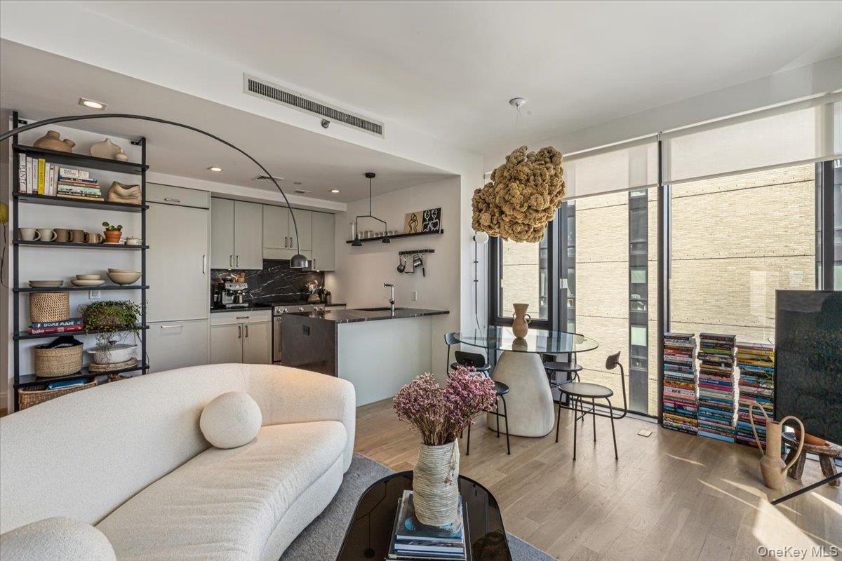 554 4th Ave Unit 7B
