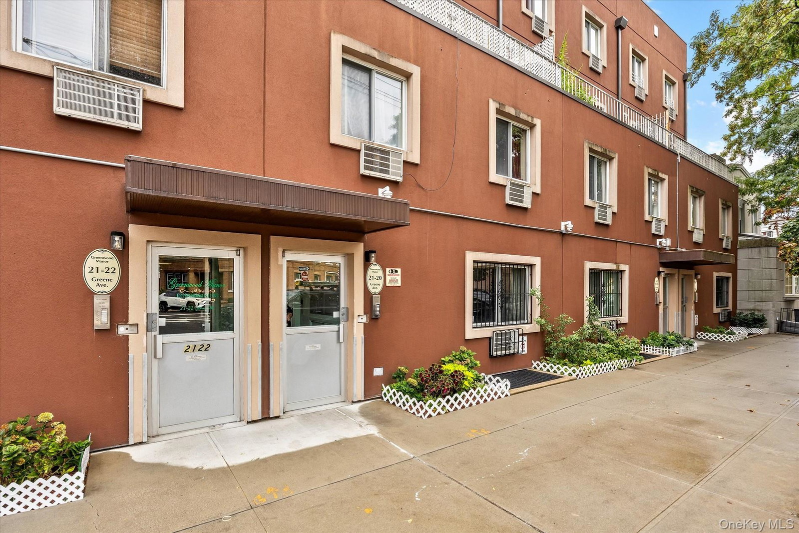 2120 Greene Ave Unit F1