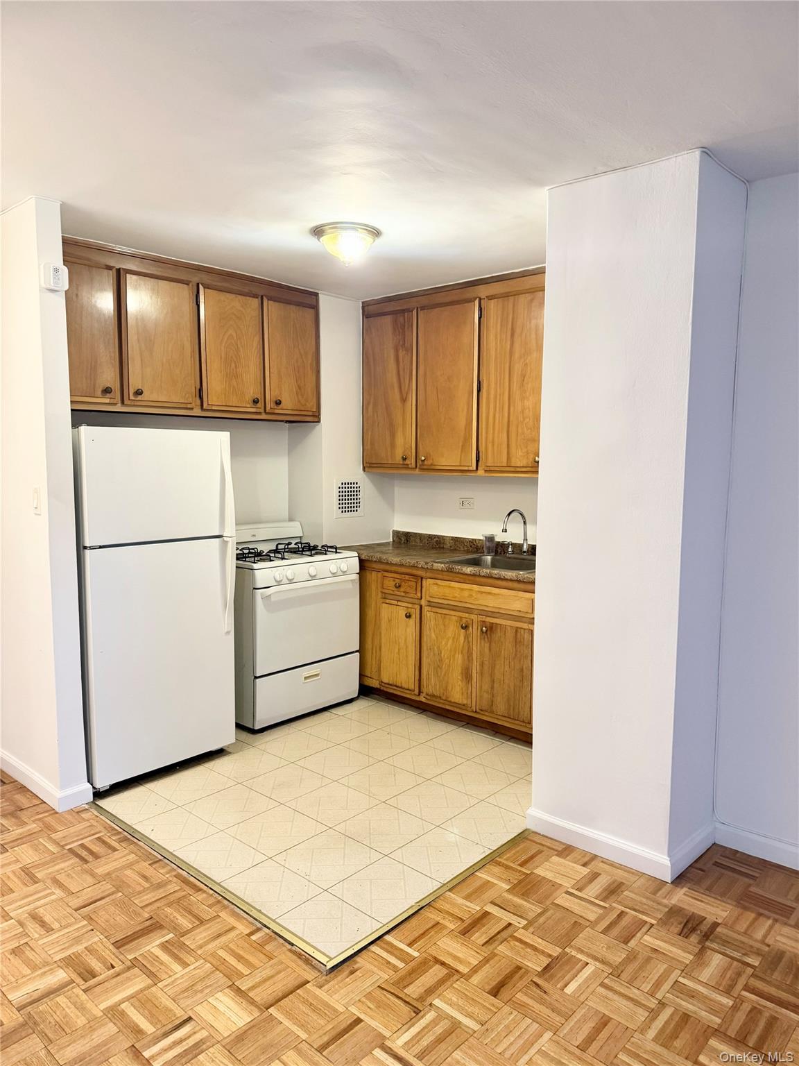 8515 Main St Unit 5L