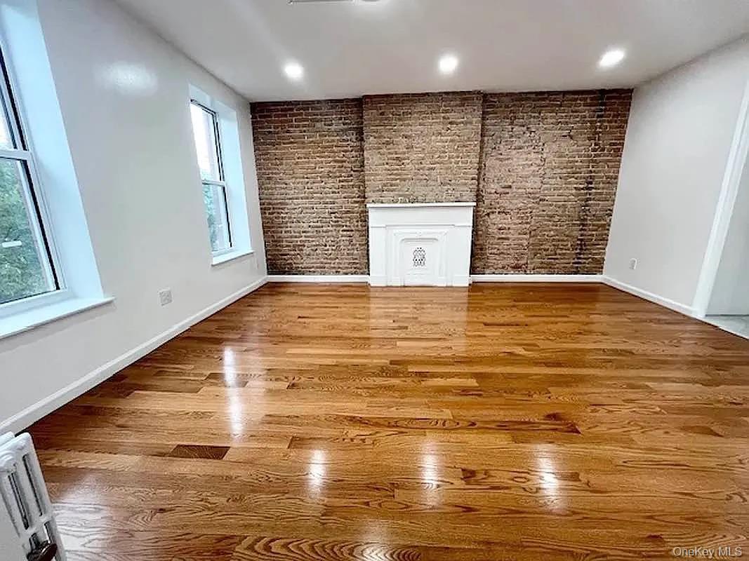 189 Gates Ave Unit 2
