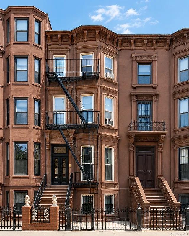 9 Spencer Pl