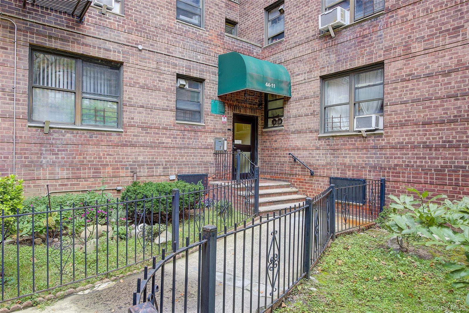 4411 Macnish St Unit 4A