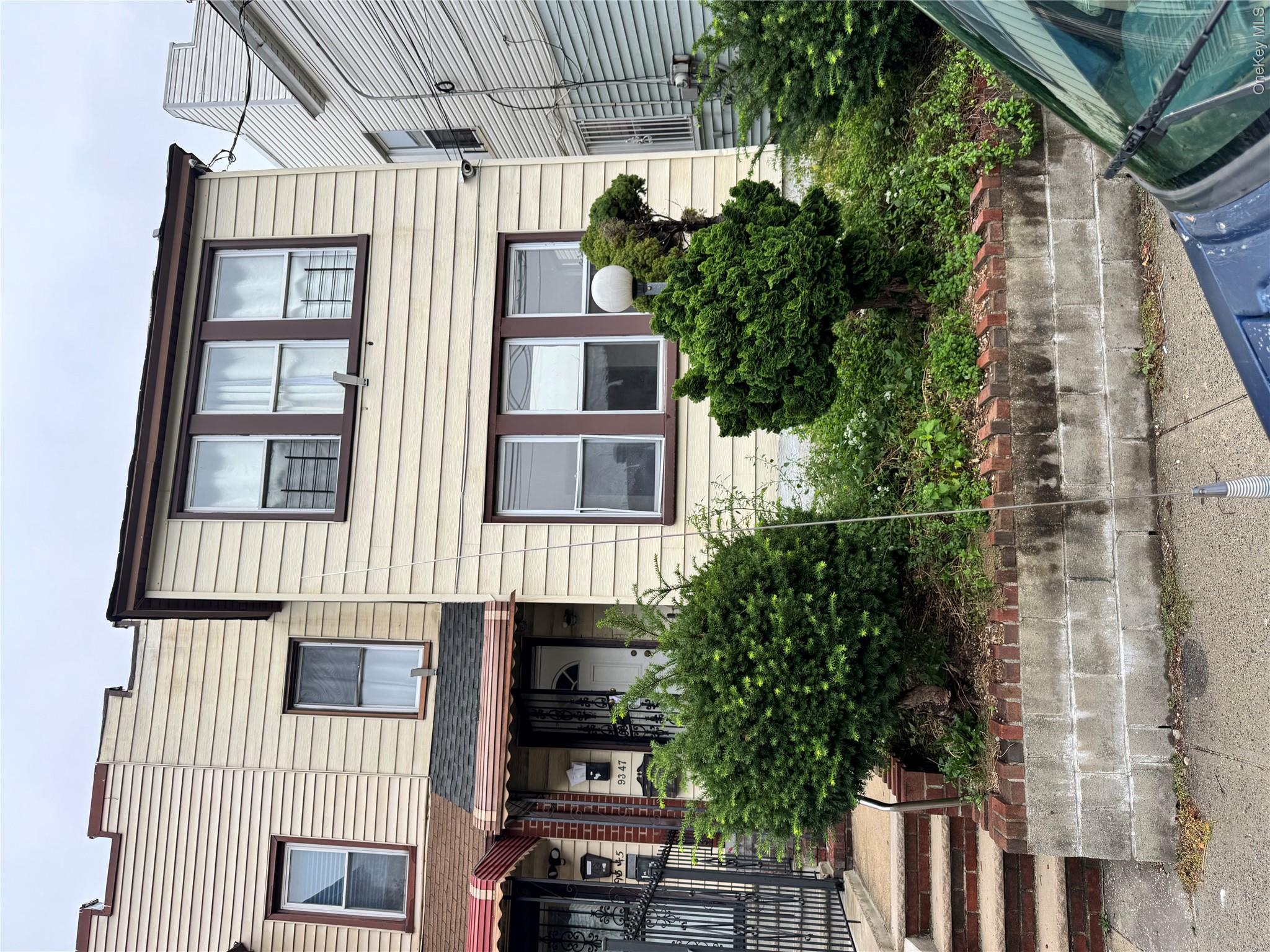 9347 202nd St 1st Fl