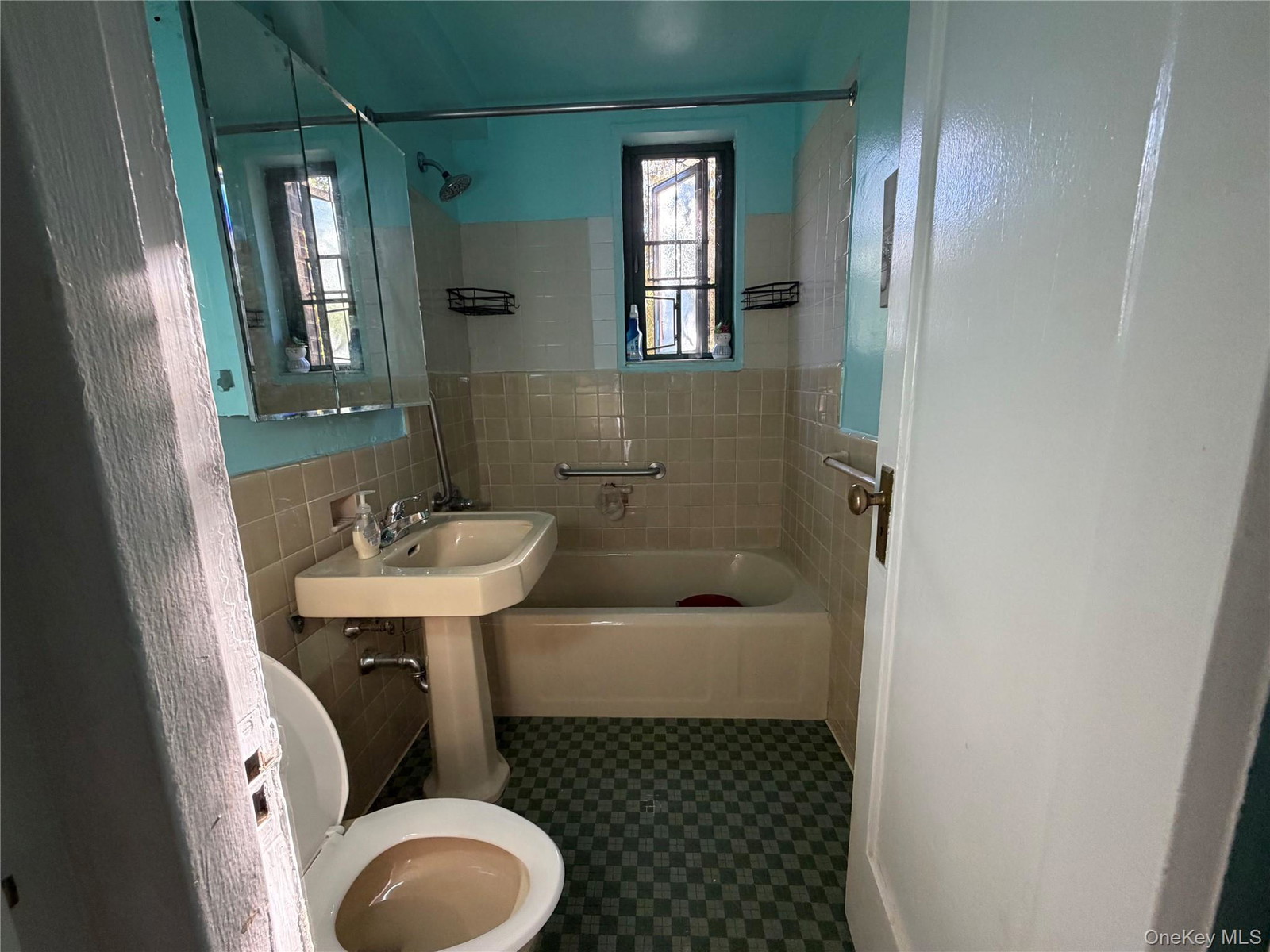 1514 Unionport Rd Unit 4A