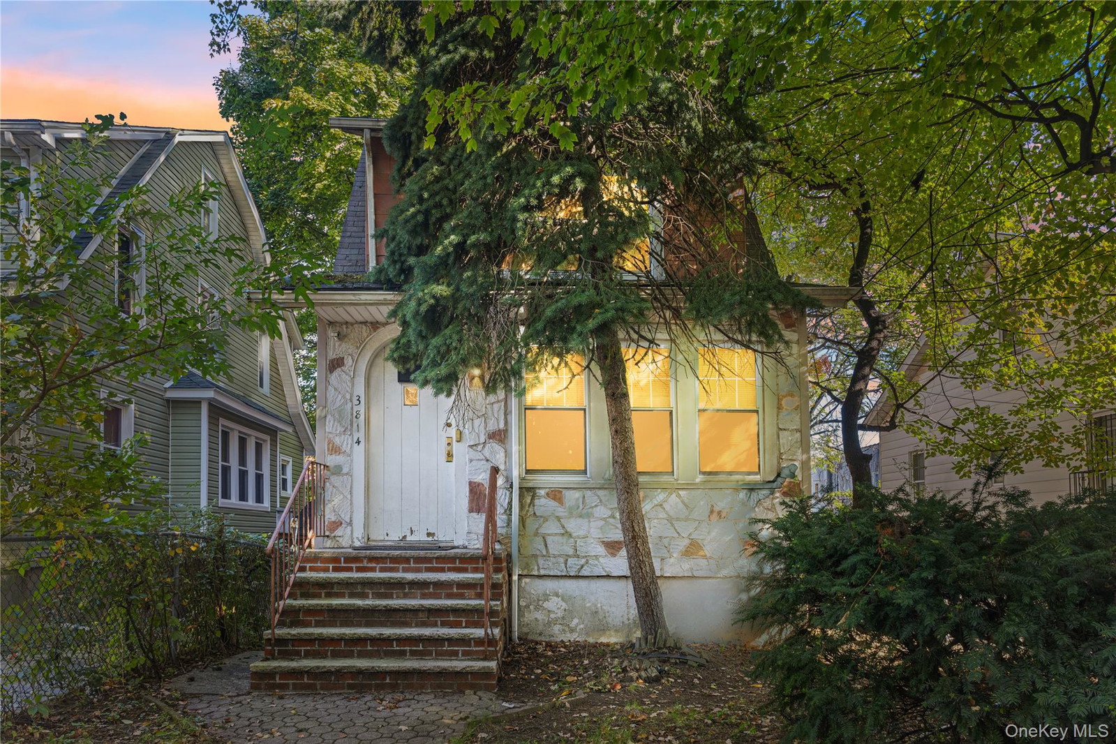 3814 Secor Ave