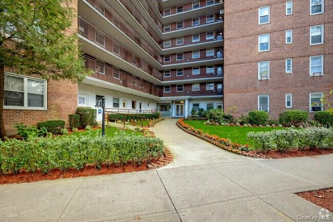 9710 62nd Dr Unit 5J