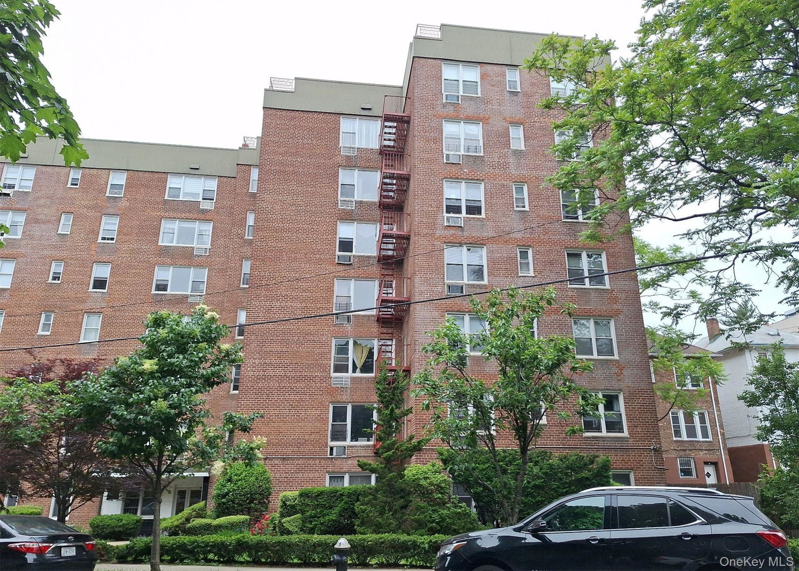 3475 Greystone Ave Unit 7E