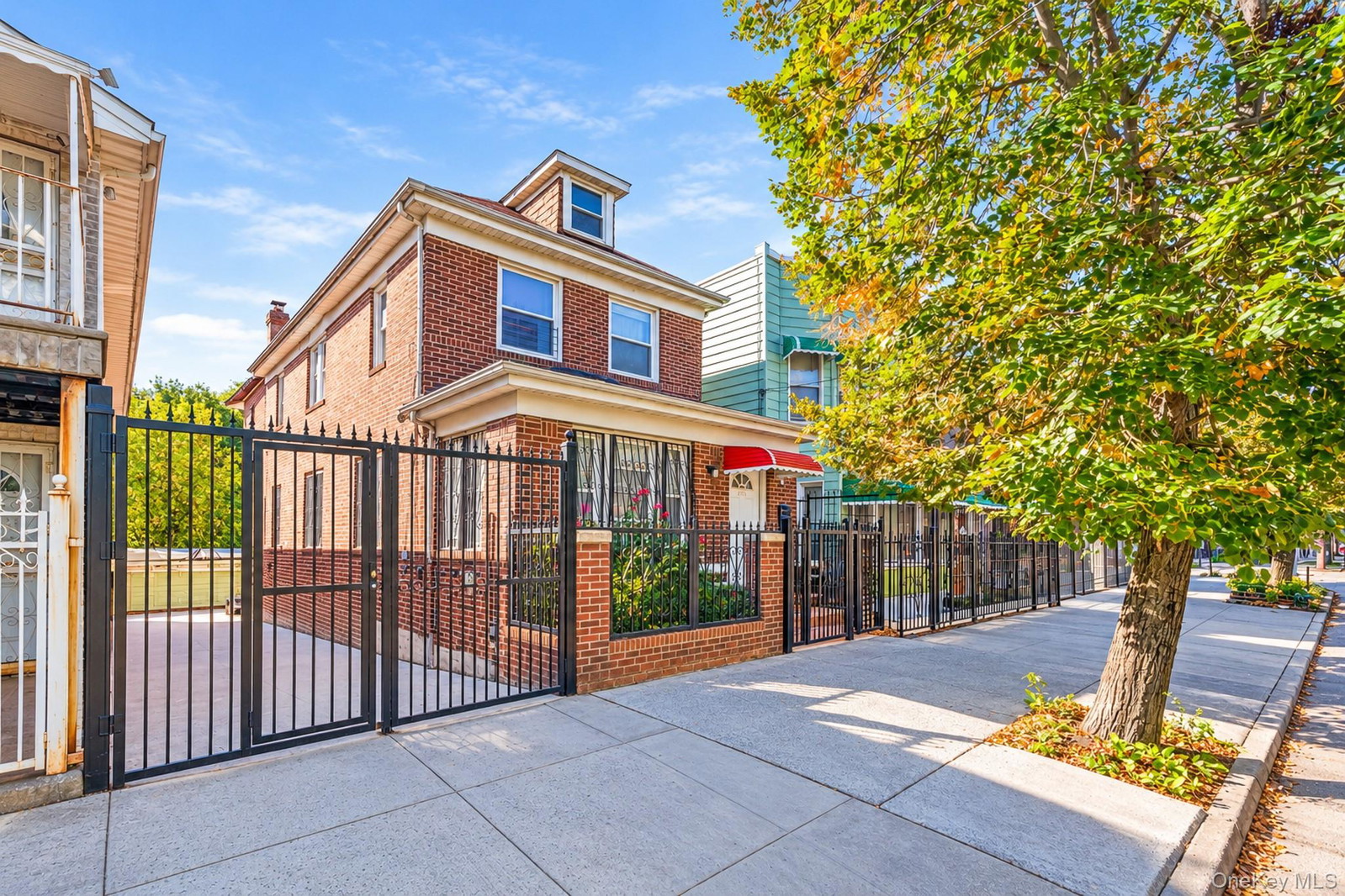 1766 Gleason Ave