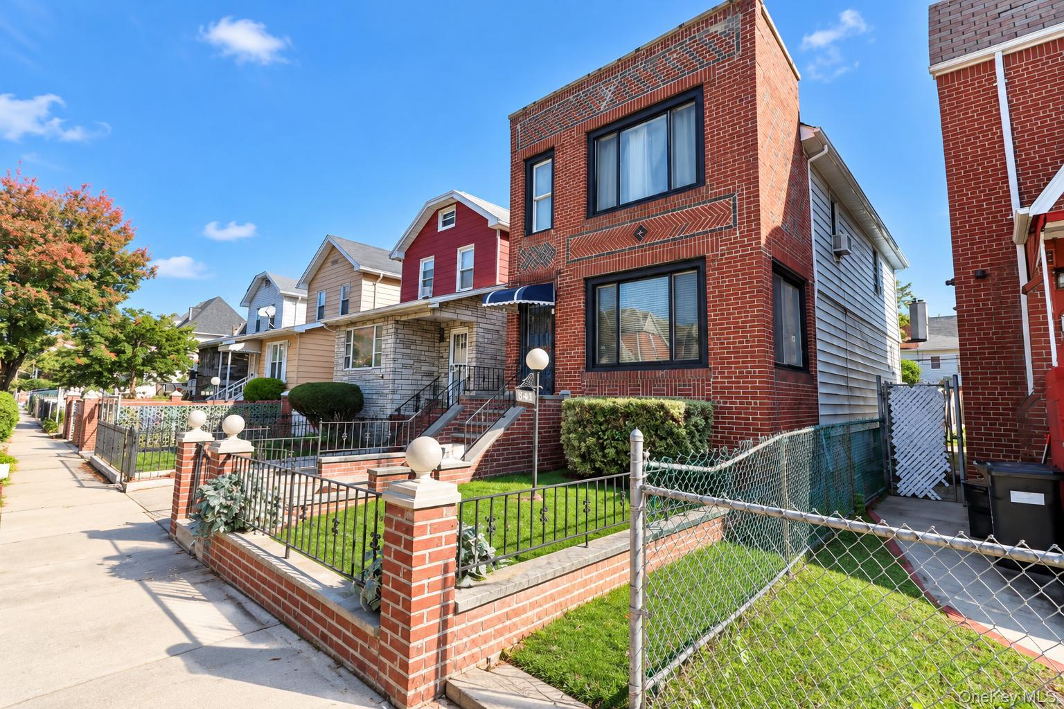 847 E 48th St