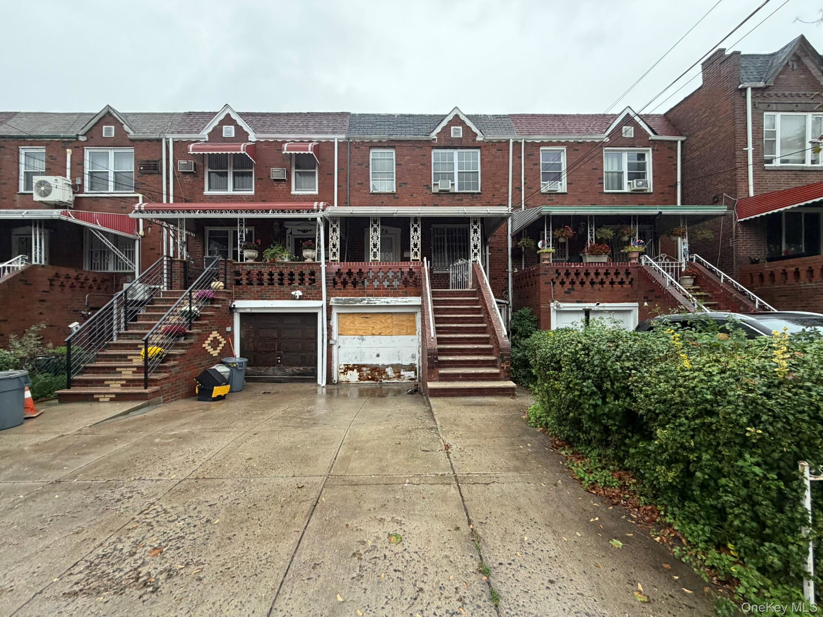 826 E 51st St