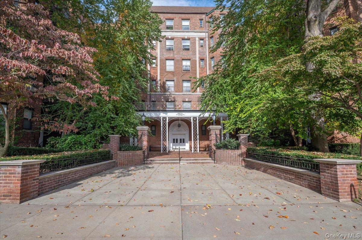 8451 Beverly Rd Unit 2J