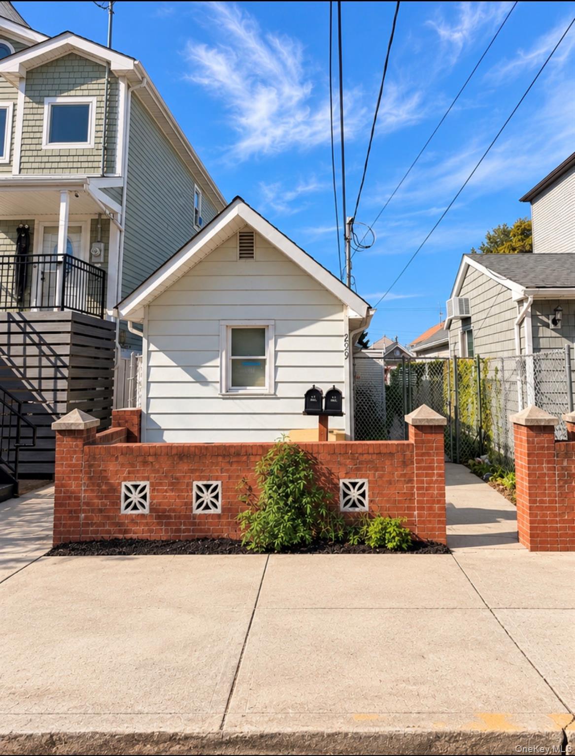 299 Colony Ave