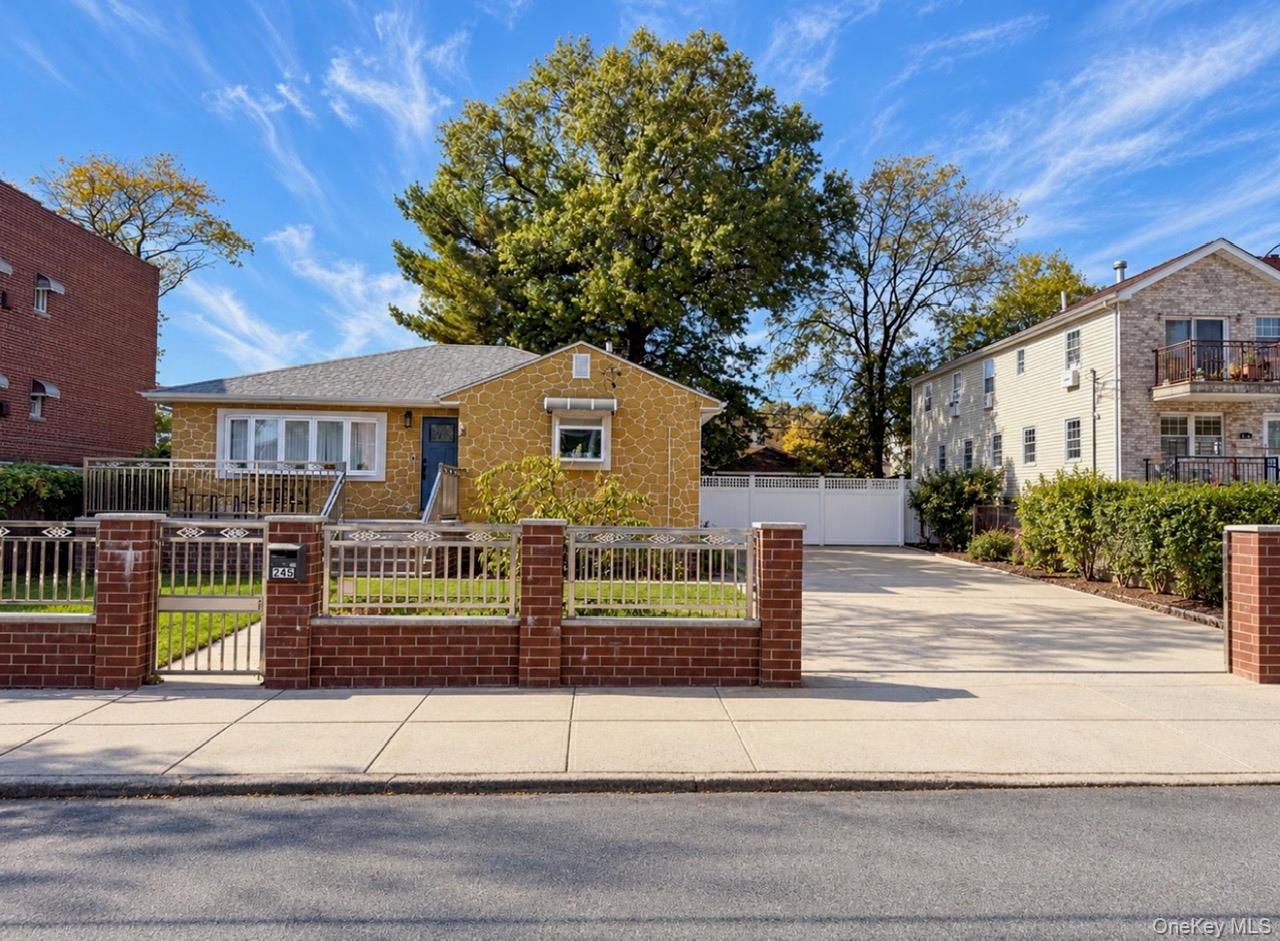 245 Newman Ave