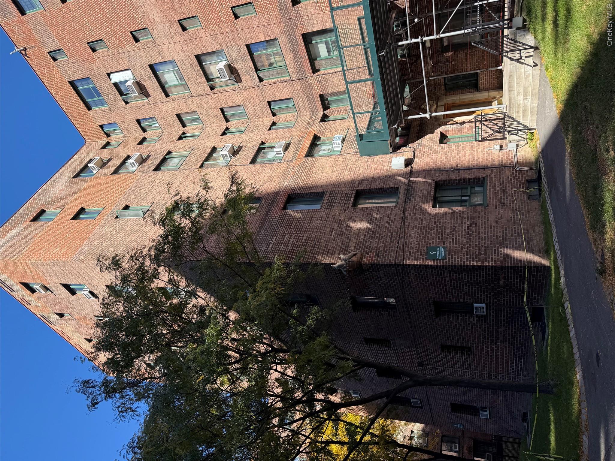 9 Metropolitan Oval Unit 7C